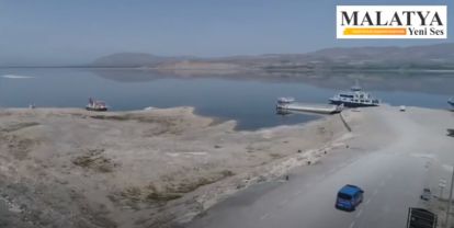 Karakaya Baraj Gölü Feribot İskelesi bomboş kaldı