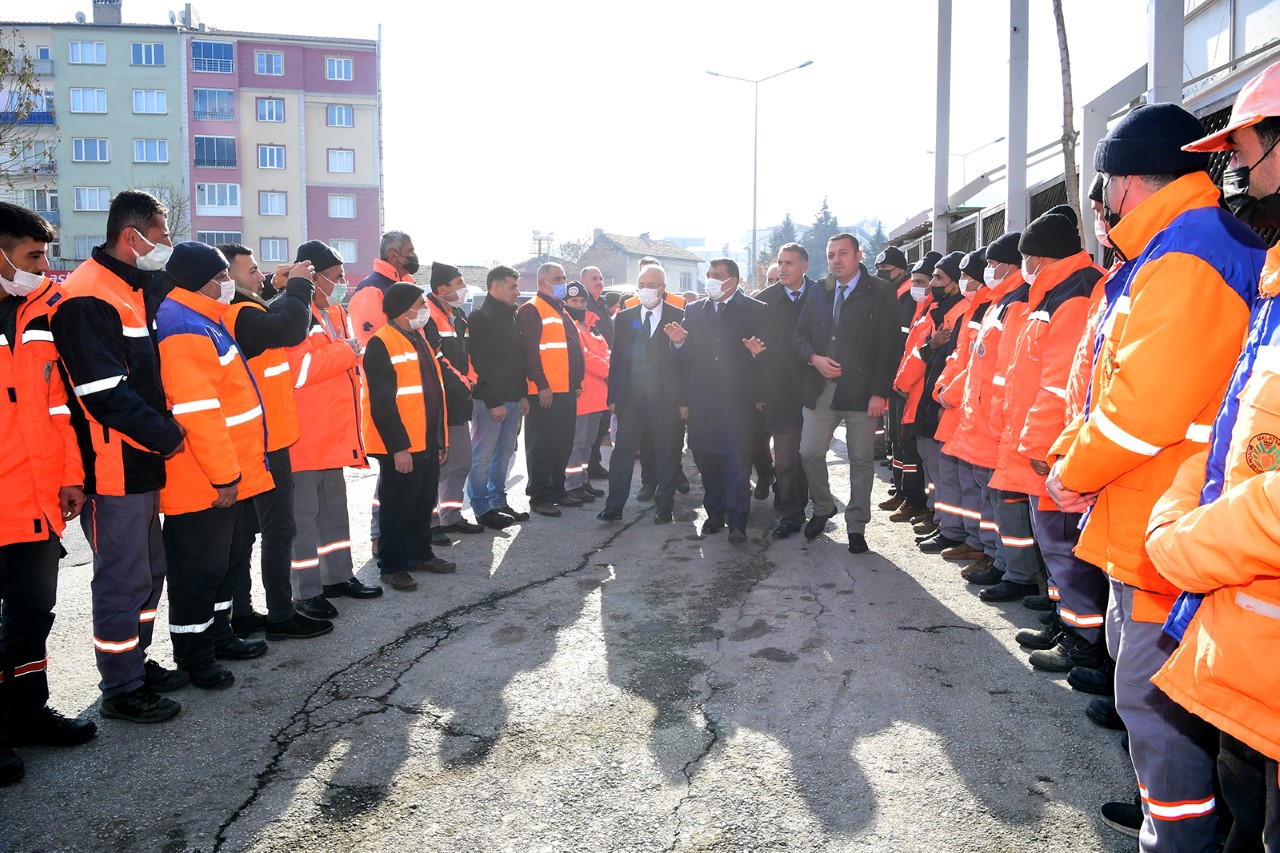 Malatya Büyükşehir Belediye Başkanı Selahattin Gürkan, Çevre Koruma ve Kontrol Dairesi Başkanlığı bünyesinde hizmet vermekte olan temizlik personelleriyle öğlen yemeğinde bir araya geldi.