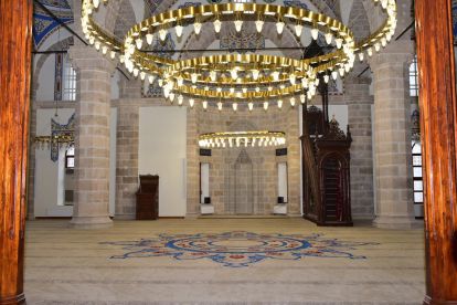 Yeni Camii'nin son durumu Vali Baruş'un ziyaretinden