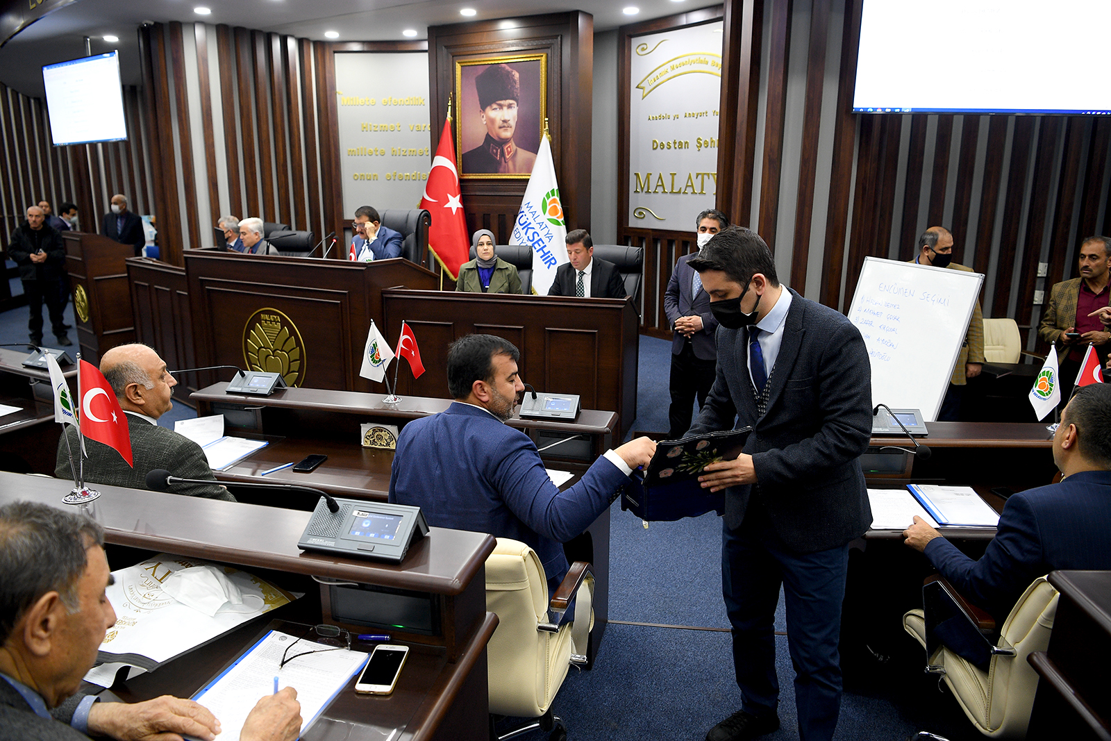 Malatya Büyükşehir Belediye Meclisi, Nisan ayı ilk toplantısını Büyükşehir Belediye Başkanı Selahattin Gürkan Başkanlığında, 13 Nisan 2021 Çarşamba günü saat 14.00’de Belediye Meclis Salonunda gerçekleştirdi. Mecliste komisyon üyeleri seçildi.