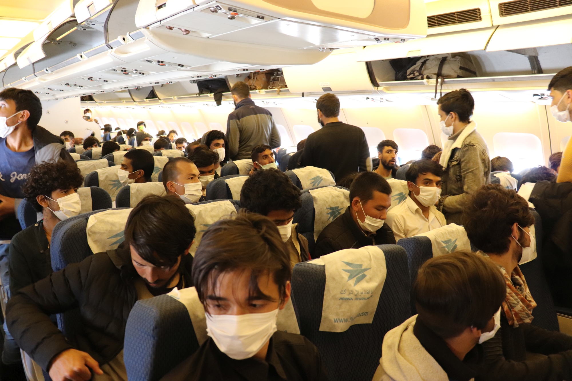 İçişleri Bakanlığı Göç İdaresi Başkanlığı’na bağlı Malatya’daki Geri Gönderme Merkezinde son 4 gün içerisinde 908 Afganistan uyruklu düzensiz göçmen uçakla ülkelerine gönderildi.