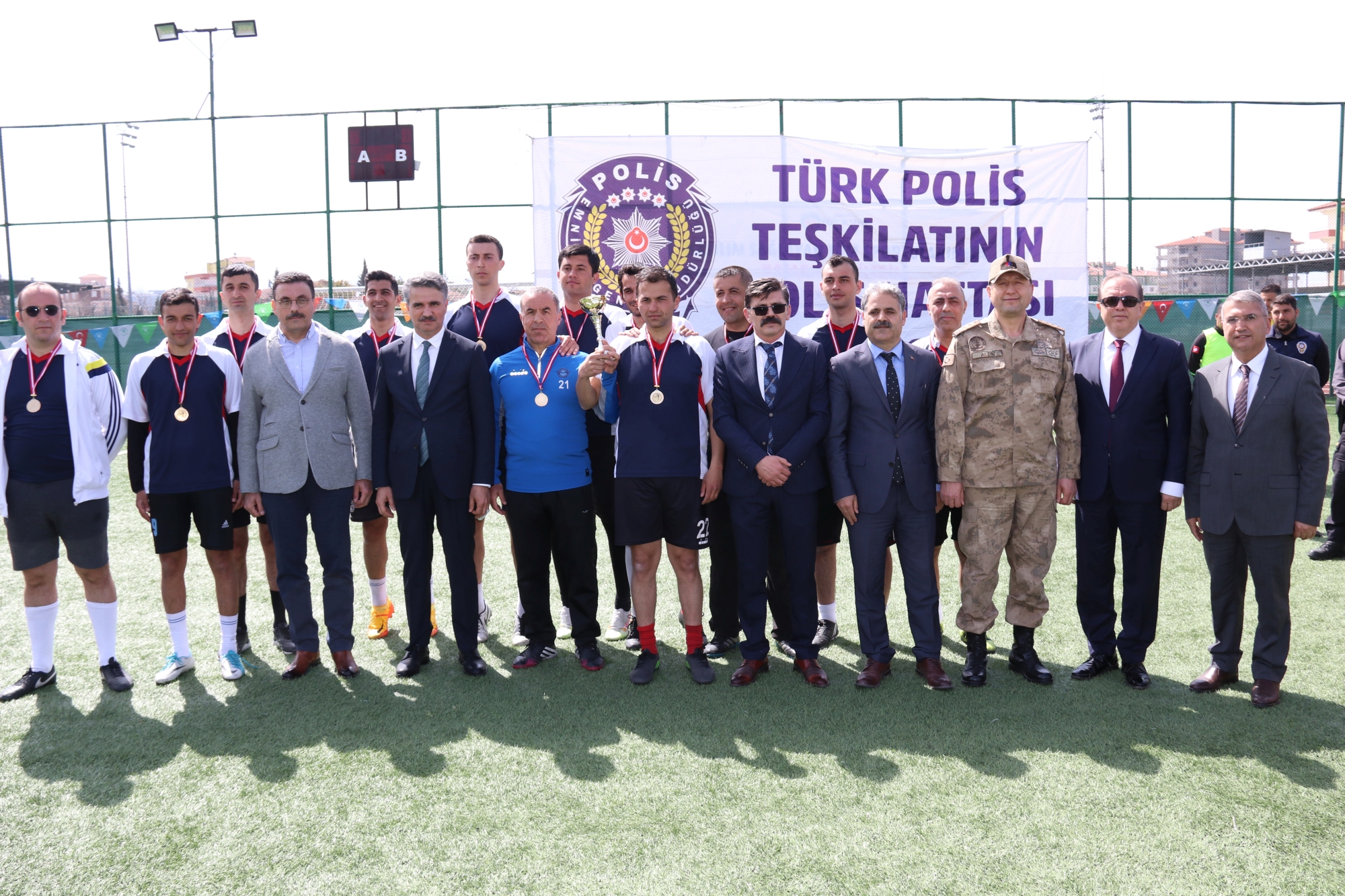 Türk Polis Teşkilatının 177. Kuruluş yıldönümü münasebetiyle Malatya İl Emniyet Müdürlüğü birimleri ile Malatya POMEM’in katılımıyla Futbol Turnuvası düzenlendi.