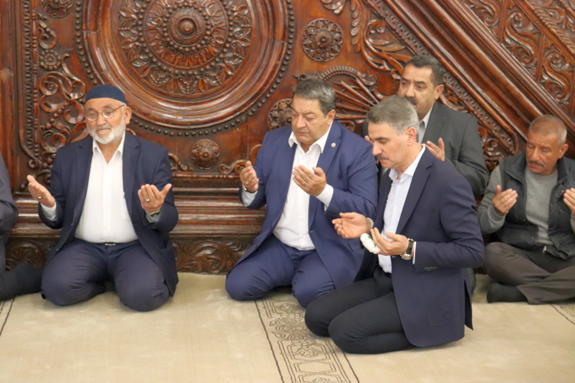 Malatya Belediyesi eski Başkanlarından Hamit Fendoğlu'nun şehit edilişinin 44. Yıldönümünde ailesi tarafından Yeni Camii’de Kur’an-ı kerim ve Mevlid-i Şerif okutuldu.