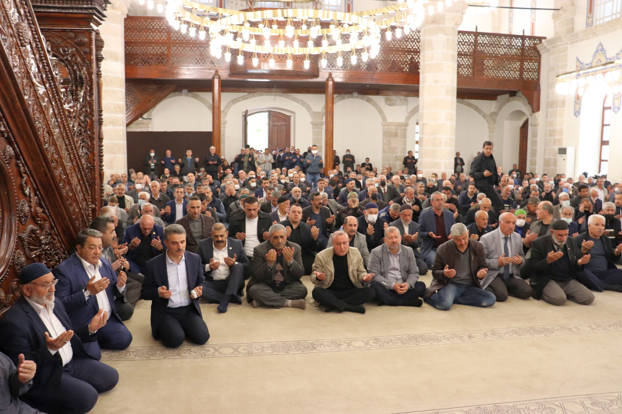 Malatya Belediyesi eski Başkanlarından Hamit Fendoğlu'nun şehit edilişinin 44. Yıldönümünde ailesi tarafından Yeni Camii’de Kur’an-ı kerim ve Mevlid-i Şerif okutuldu.
