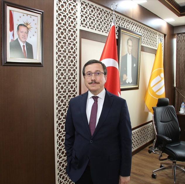 İnönü Üniversitesi Rektörü Prof. Dr. Ahmet Kızılay’a Azerbaycan Devlet Petrol ve Sanayi Üniversitesi'nin 100. Yıldönümü kapsamında özel devlet ödülü olan “Azerbaycan Cumhuriyeti Jübile Madalyası" verilecek. 