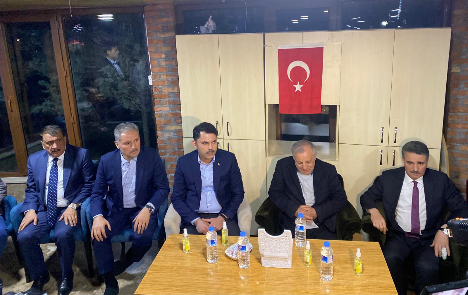Çevre, Şehircilik ve İklim Değişikliği Bakanı Murat Kurum, Suriye'de şehit olan Özel Harekat Polisimiz Aytaç Altunörs'ün Malatya'daki ailesine taziye ziyaretinde bulundu.