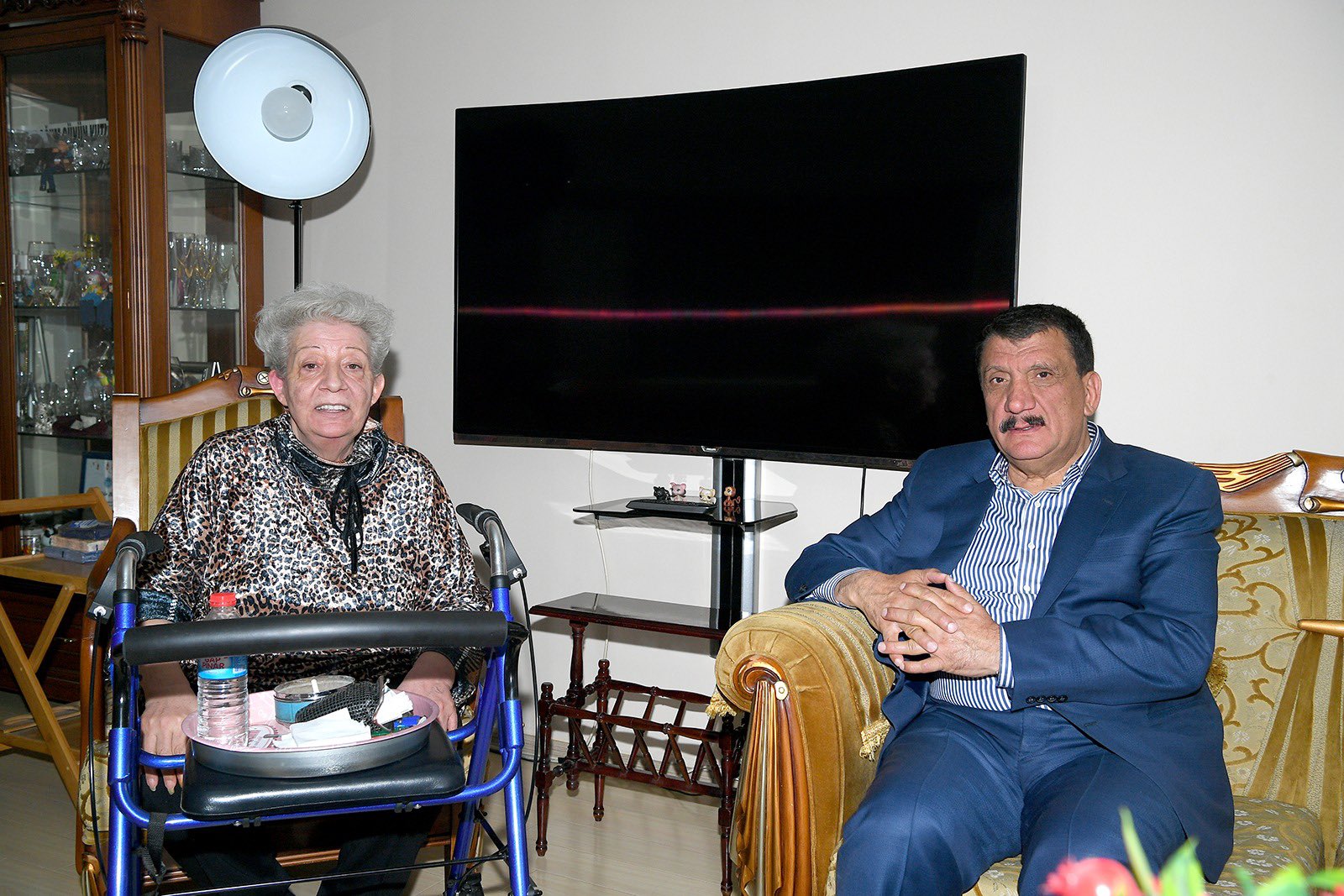 Malatya Büyükşehir Belediye Başkanı Selahattin Gürkan, Malatya eski Belediye Başkanı Seyhan Semercioğlu’nun eşi Şahika Semercioğlu’nu Ramazan Bayramı nedeniyle evinde ziyaret etti.