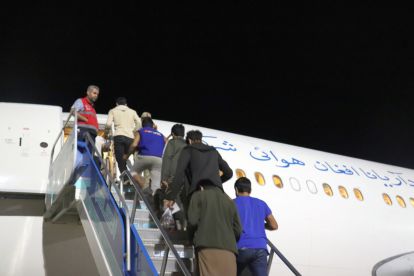 Malatya'da 227 Afganistanlı uçakla ülkesine gönderildi
