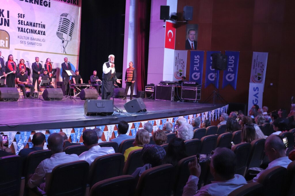 Türk Halk Müziği'nin önemli kaynaklarından, sanatçı merhum Hakkı Coşkun için anma gecesi düzenlendi.
