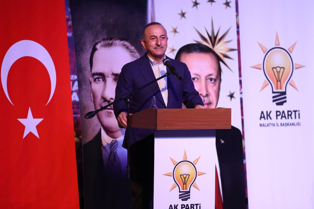 Dışişleri Bakanı Mevlüt Çavuşoğlu, yurtdışında bulunan Malatyalı sayısının 100 binin üzerinde olduğunu açıkladı.