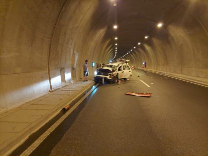 Tünelde ve Havalimanı yolunda kaza