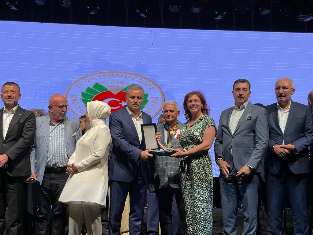Kültür ve Turizm Bakanlığı, Malatya Valiliği ve Malatya Büyükşehir Belediyesi tarafından 21-24 Temmuz tarihleri arasında düzenlenen Uluslararası Kültür Sanat Etkinlikleri ve 25.  Kayısı Festivali kapsamında Kernek Onur Ödülü verildi.