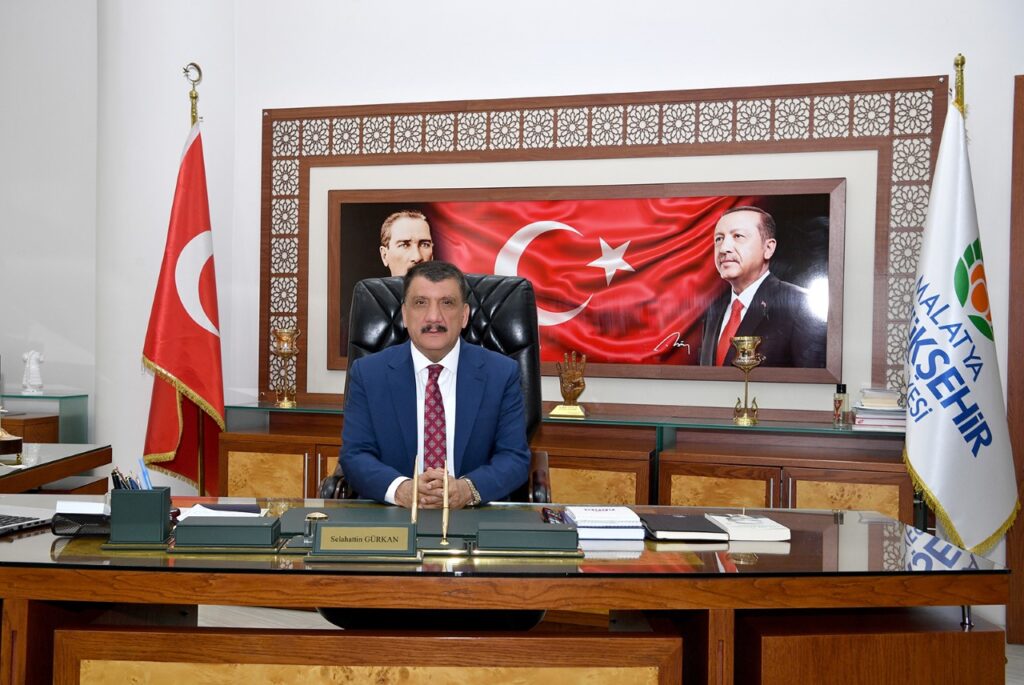 Malatya Büyükşehir Belediye Başkanı Selahattin Gürkan, 15 Temmuz Şehitlerini Anma, Demokrasi ve Milli Birlik Günü’nün 6’ıncı yıldönümü nedeniyle bir mesaj yayımladı.