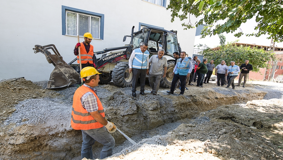 MASKİ Genel Müdürü Mehmet Mert, Battalgazi İlçesi Meydanbaşı Mahallesi’nin sıkıntılı cadde ve sokaklarında yenileme çalışmaları yaptıklarını ifade etti.