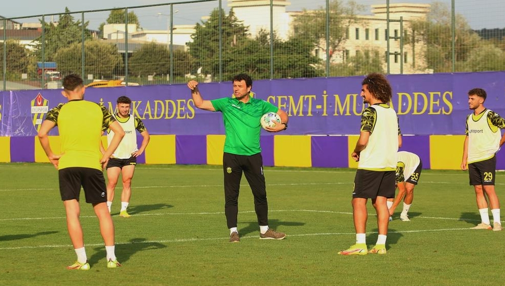 Spor Toto 1.Ligin 3. haftasında Yeni Malatyaspor deplasmanda  Eyüpspor’a 3-2 mağlup olmasının ardından maçı değerlendiren Yeni Malatyaspor Teknik Direktörü  Cihat Arslan, “Geleceğe güvenle bakıyorum” dedi.