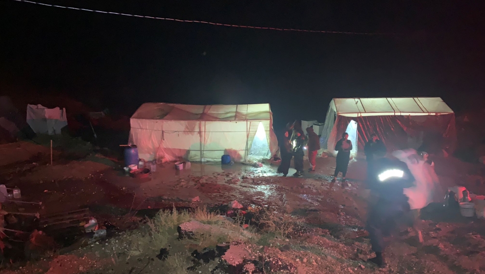 Malatya’nın Darende ilçesinde etkili olan yağmur sonrası oluşan sel çadırlarda kalan tarım işçilerinin mağduriyetine ol açtı.
