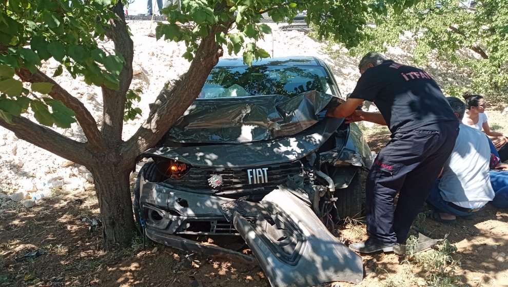 Malatya’da 2 otomobilin çarpışması sonucunda toplam 12 kişi yaralandı.