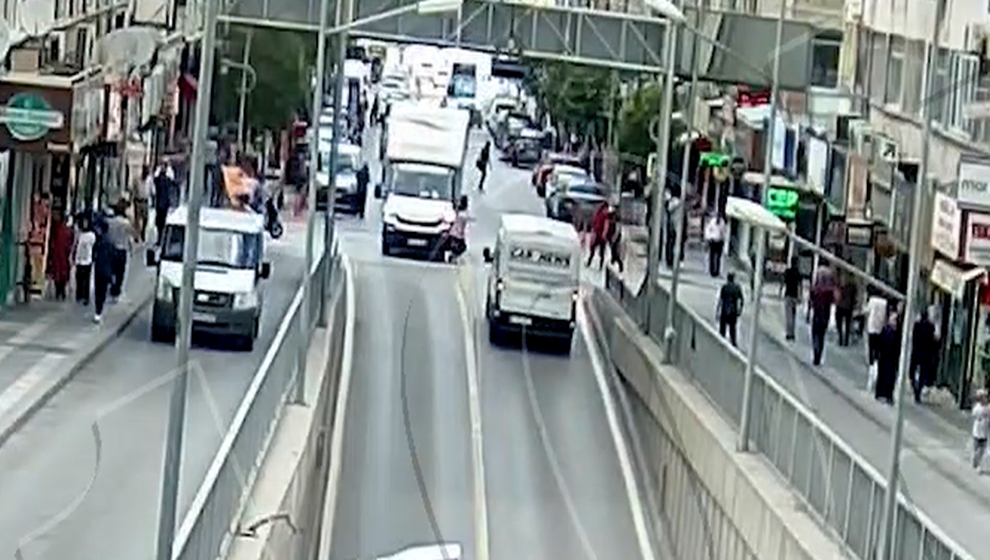 Malatya’da 4 ayrı trafik kazası   Emniyet kameralarınca saniye saniye kaydedildi.
