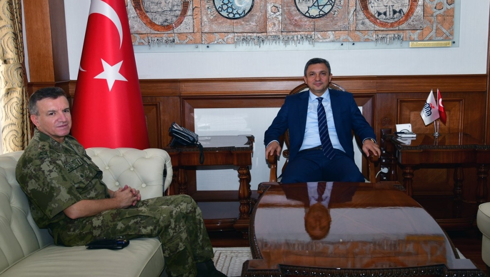 2.Ordu Kurmay Başkanı ve Malatya Garnizon Komutanı Tümgeneral Tuncay Altuğ, göreve başlaması münasebeti ile Vali Şahin’e nezaket ziyaretinde bulundu.