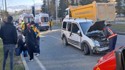 Çevre yolunda TIR kazaları; 3 yaralı