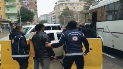 Kaçak göçmenleri getirenler Elazığ'a kaçarken yakalandı!..