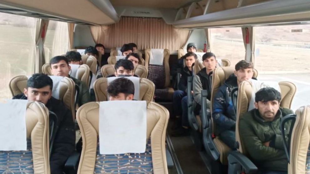 Afgan kaçaklar 5 yıldızlı yolculuk yaparken yakalandı