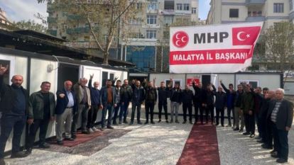 Gelecek Partisi'nden istifa ederek MHP'ye katıldılar