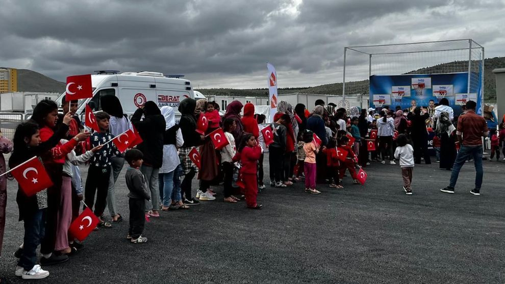 Koç Topluluğu Deprem Bölgesine Yardımlarını Aralıksız Sürdürüyor