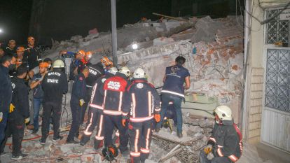 Malatya'da Ağır Hasarlı Bina Çöktü, 1 Ölü