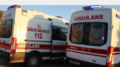 Malatya'da minibüs ile otomobil çarpıştı, 12 yaralı