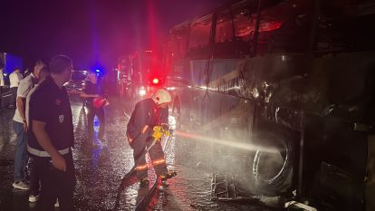 Malatya'da 35 yolcu ölümden döndü, otobüs alevler içinde kaldı
