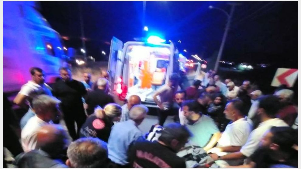 Malatya'da yolcu otobüsü ile hafif ticari araç çarpıştı, 5 yaralı