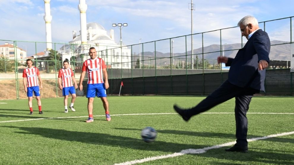 Battalgazi Belediyesi'nden 25 kurumun katıldığı futbol turnuvası
