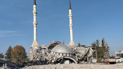 Niyazi Mısri Camii ikinci kez yıkıldı