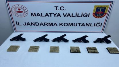 Adana'dan gelen silah kaçakçısı 5 tabancayla yakalandı