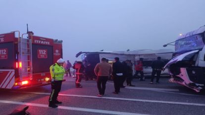 Malatya'da yolcu otobüsü ile posta kamyonu çarpıştı.. 4 ölü, 32 yaralı