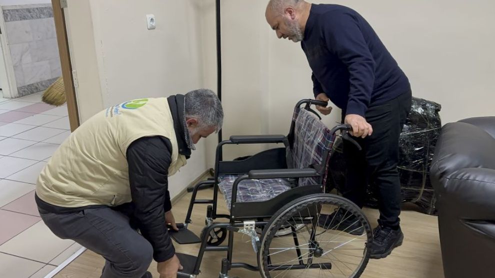 Help Yetim'den Engellilere Tekerlekli Sandalye Yardımı Yapıldı