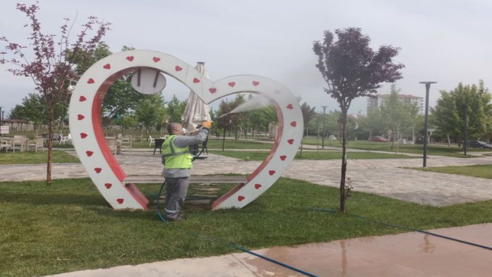 Malatya'da ilaçlama ekipleri  sahaya çıktı