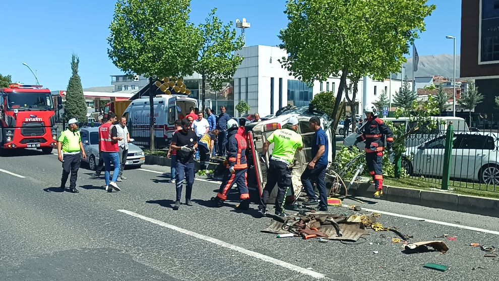 Malatya'da 3 aracın zincirleme kazasında 2 kişi yaralandı