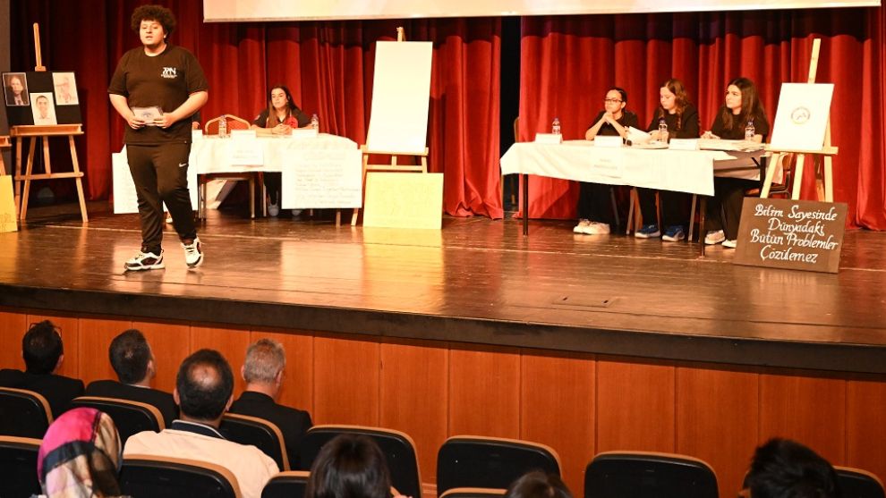 Münazara Yarışmasının Finalinde Kolukısa Anadolu Lisesi Birinci Oldu