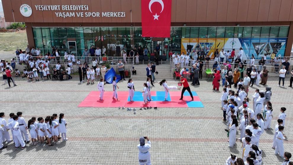 Yeşilyurt Belediyesinden Coşkulu 19 Mayıs Kutlaması..