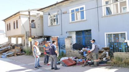 Malatya'nın Medeniyet Caddesinde Çöp Ev