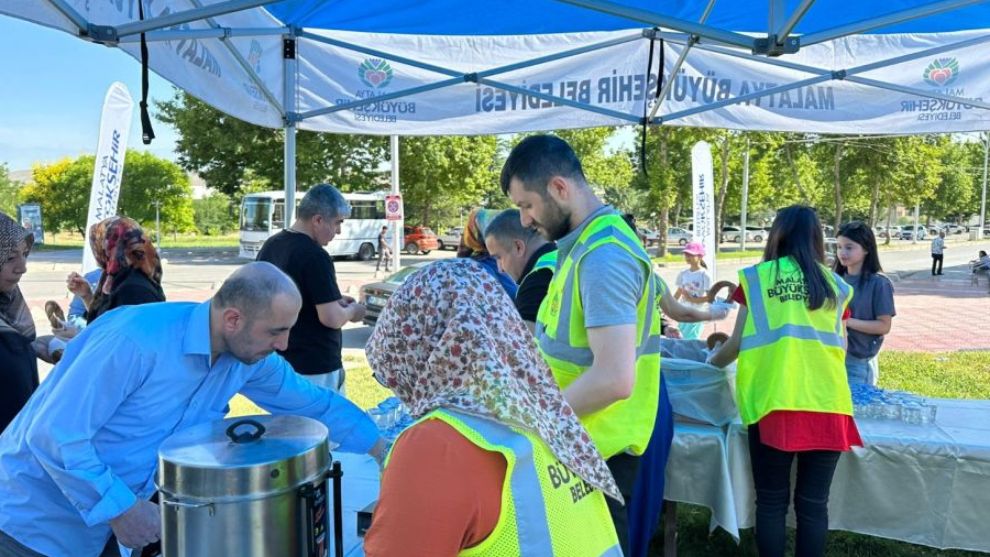 Büyükşehirden YKS İkram Çadırı