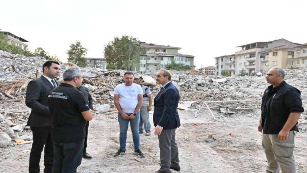 Orta Hasarlı Binaların Yıkımında Yüzde 40 Tamamlandı