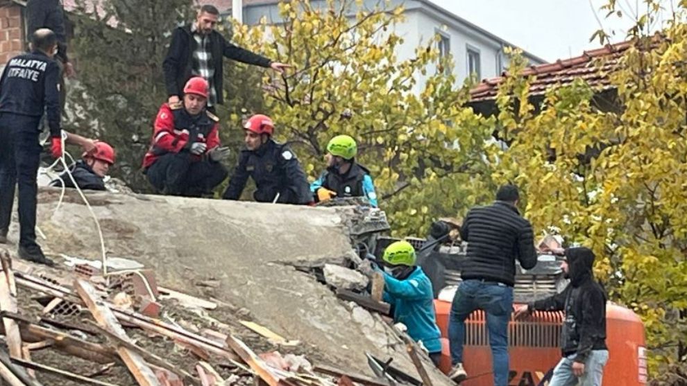 Bina Yıkımı Sırasında Facia: Kepçe Operatörü Enkaz Altında Kaldı