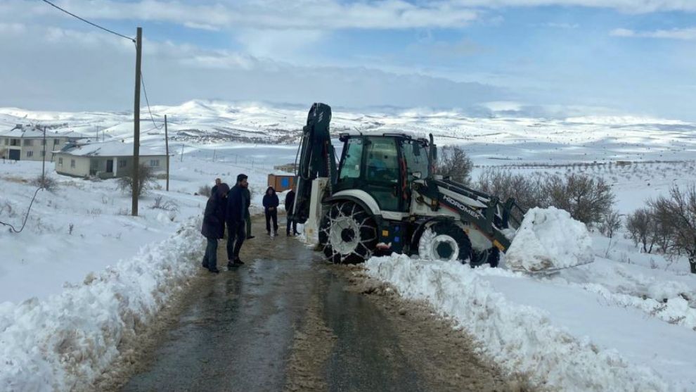 Malatya’da Kapanan Yollar Açılıyor, Ekipler 7/24 Sahada