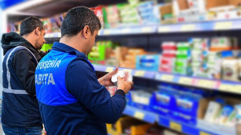 Büyükşehir Zabıta Ekipleri Market Denetimine Çıktı