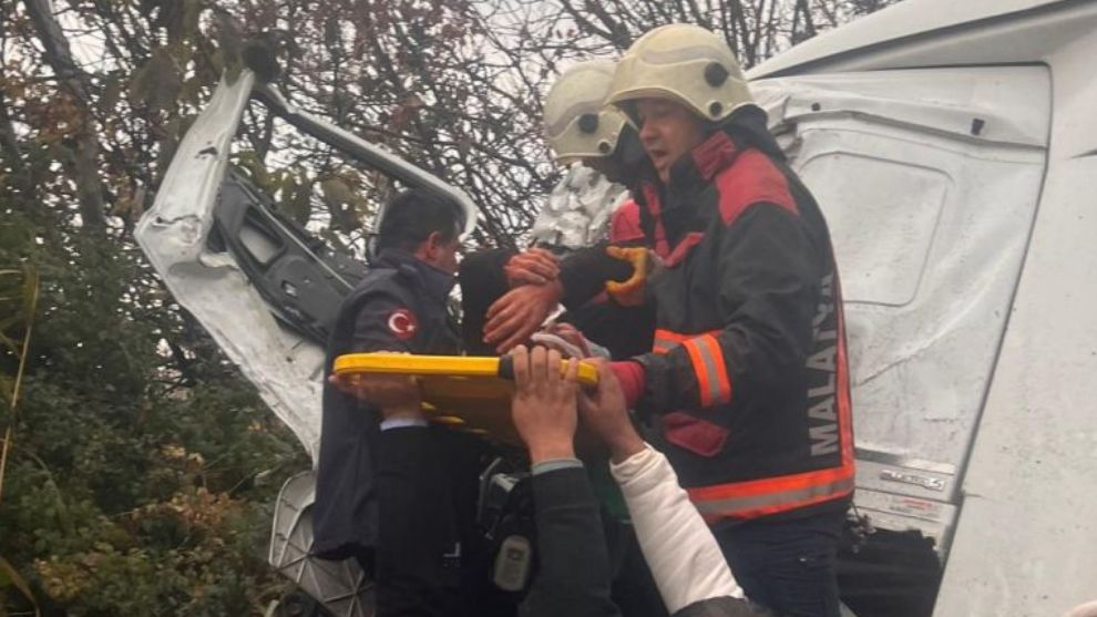 Görünmez Dedikleri Kaza Bu: 1  Ağır Yaralı