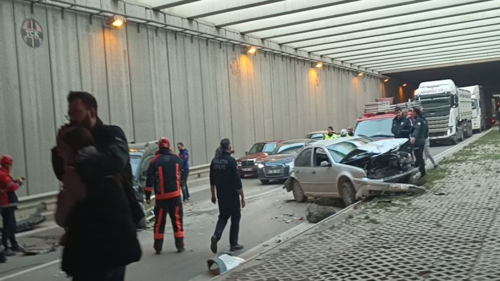 Malatya'da Alt Geçitte Can Pazarı: 7 Yaralı