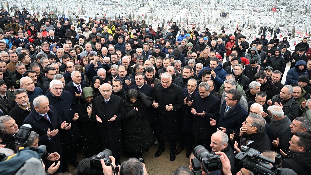 Malatya Deprem Şehitliğinde Anma